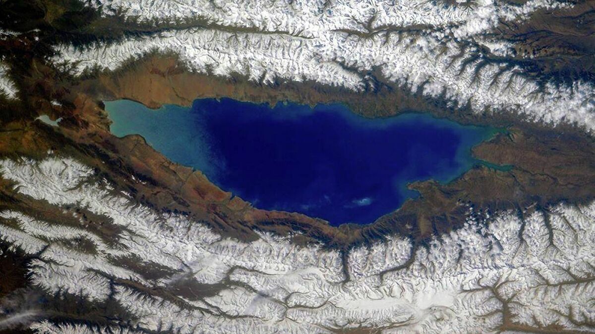 5. Bitno je da pronadjemo i primetimo gorsko oko, u snegu...
